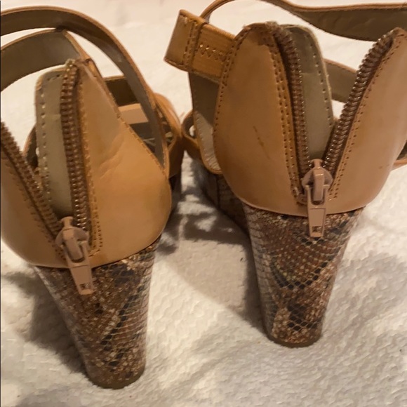 Sandals - Picture 5 of 8